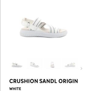 New Palladium white cushion sandal size 8.5